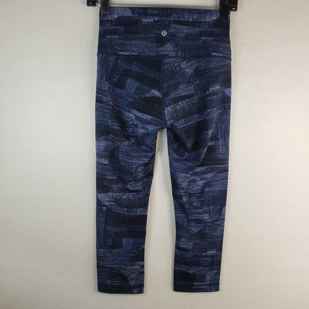 Lululemon Pants Women's 6 Blue‎ Geometric Wunder Under Cropped Leggings W6AI3S - Picture 2 of 9